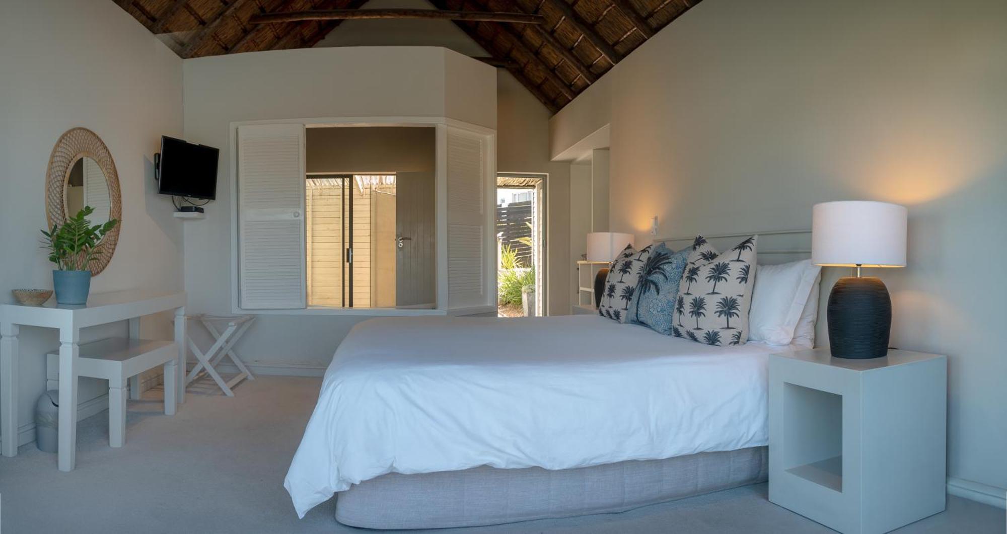 Canal Guest House - Waterfront Boutique Bed & Breakfast - Solar Power St Francis Bay Exterior photo