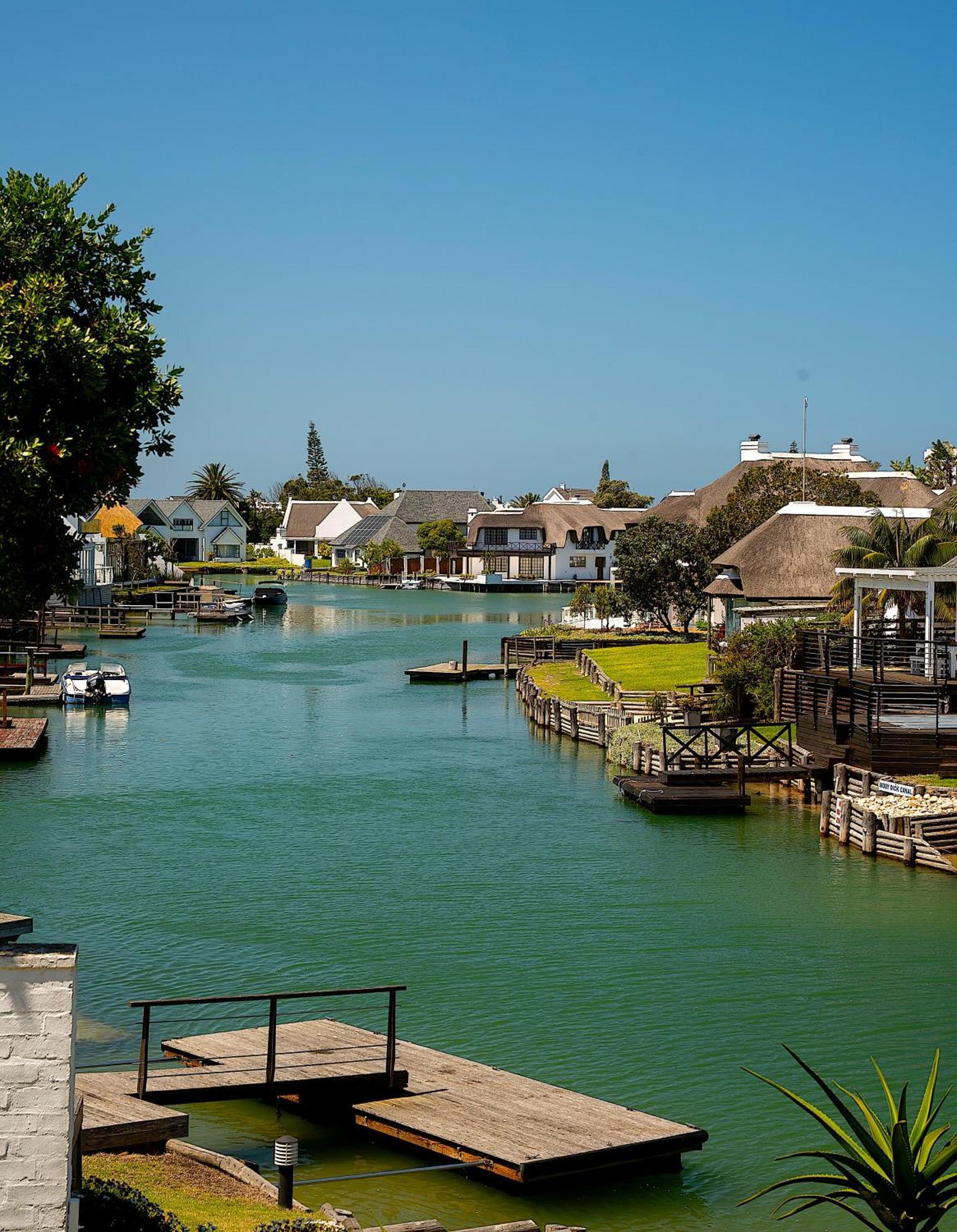 Canal Guest House - Waterfront Boutique Bed & Breakfast - Solar Power St Francis Bay Exterior photo